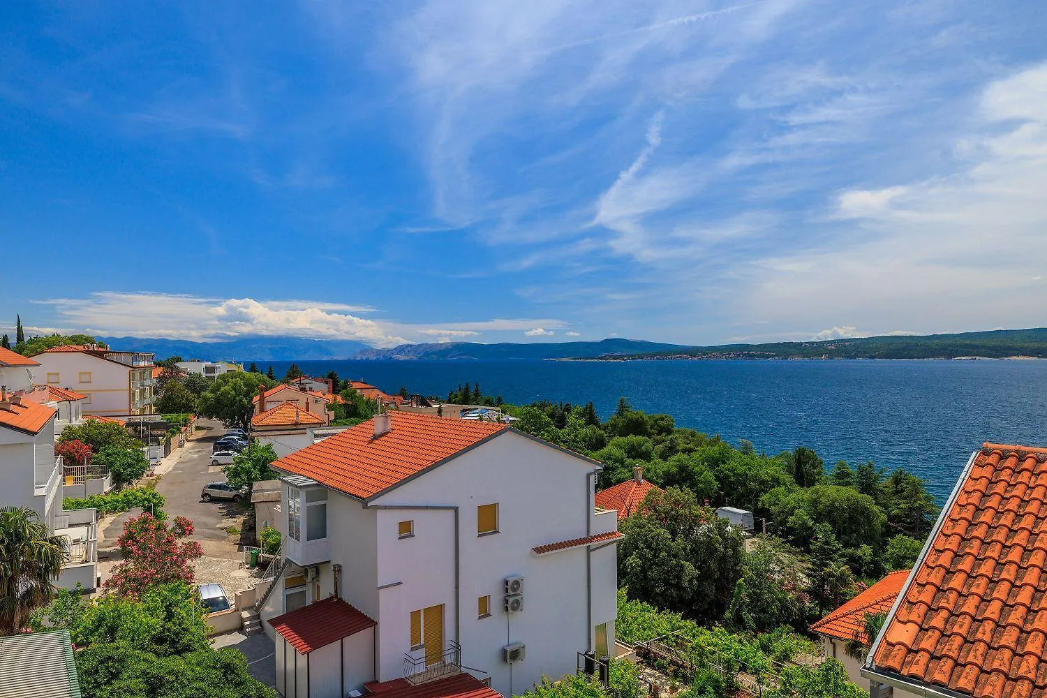 Atemberaubendes Apartment 150 Meter Zum Strand Mit Jacuzzi, Meerblick, Pool, Billardtisch Dramalj