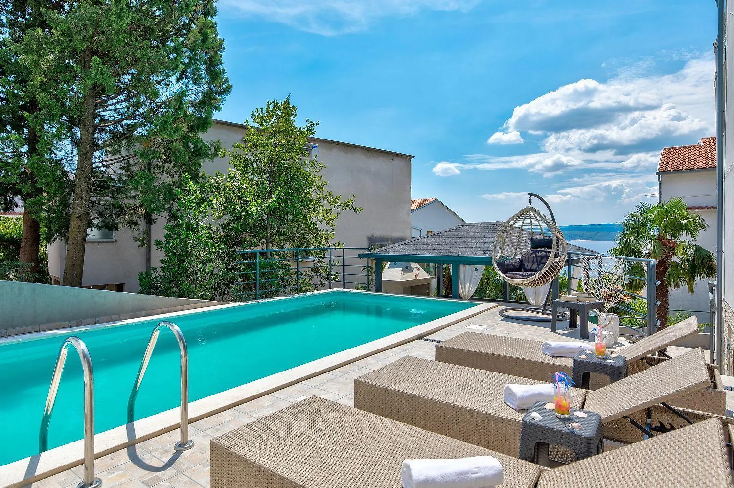 Atemberaubendes Apartment 150 Meter Zum Strand Mit Jacuzzi, Meerblick, Pool, Billardtisch Dramalj