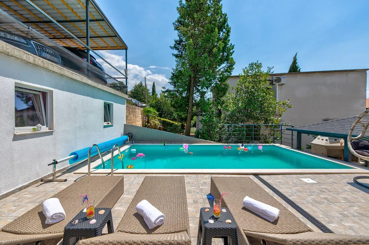 Atemberaubendes Apartment 150 Meter Zum Strand Mit Jacuzzi, Meerblick, Pool, Billardtisch Dramalj