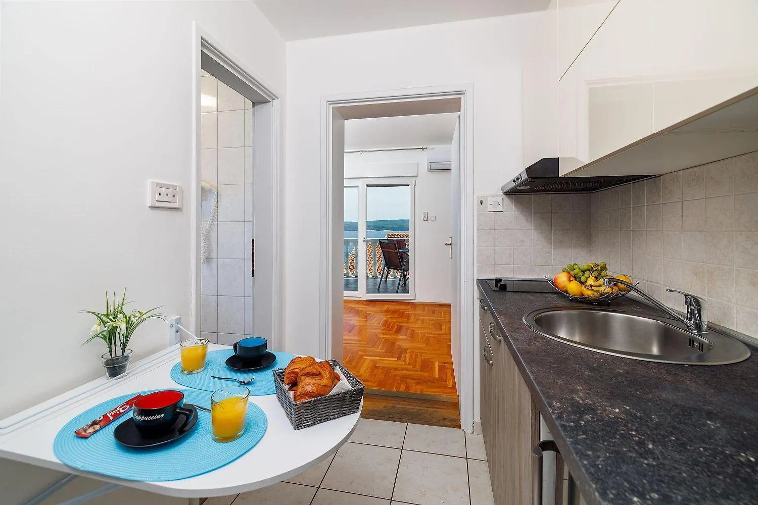 Atemberaubendes Apartment 150 Meter Zum Strand Mit Jacuzzi, Meerblick, Pool, Billardtisch Dramalj