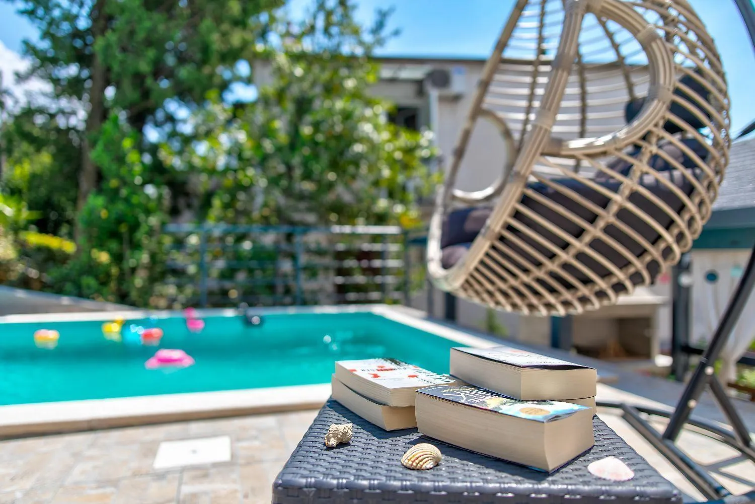 Atemberaubendes Apartment 150 Meter Zum Strand Mit Jacuzzi, Meerblick, Pool, Billardtisch Dramalj 0*,  Croatia